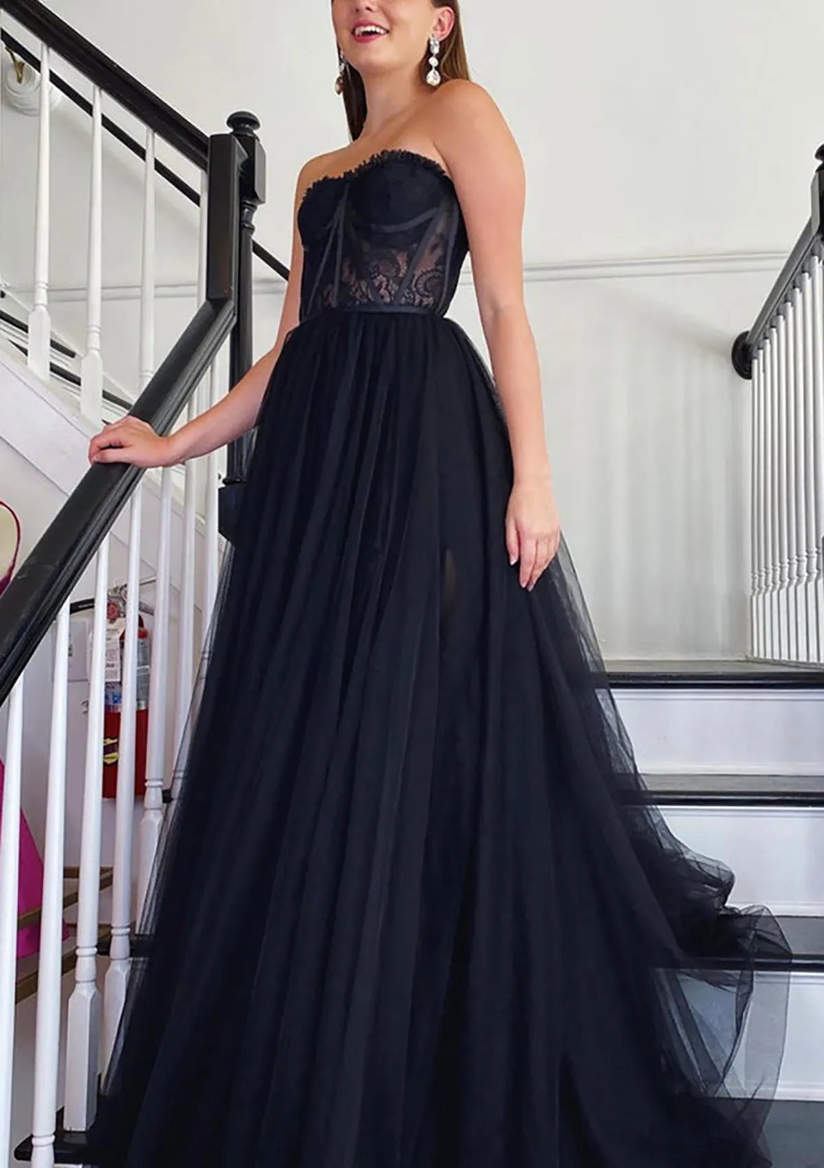 A-line Sweetheart Strapless Long/Floor-Length Tulle Prom Dress With Appliqued