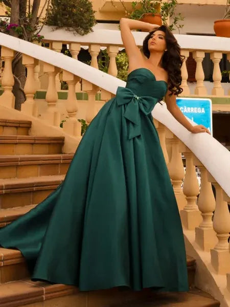 Ball Gown Sweetheart Pleated Satin Emerald Green Long Prom Dress With Bow