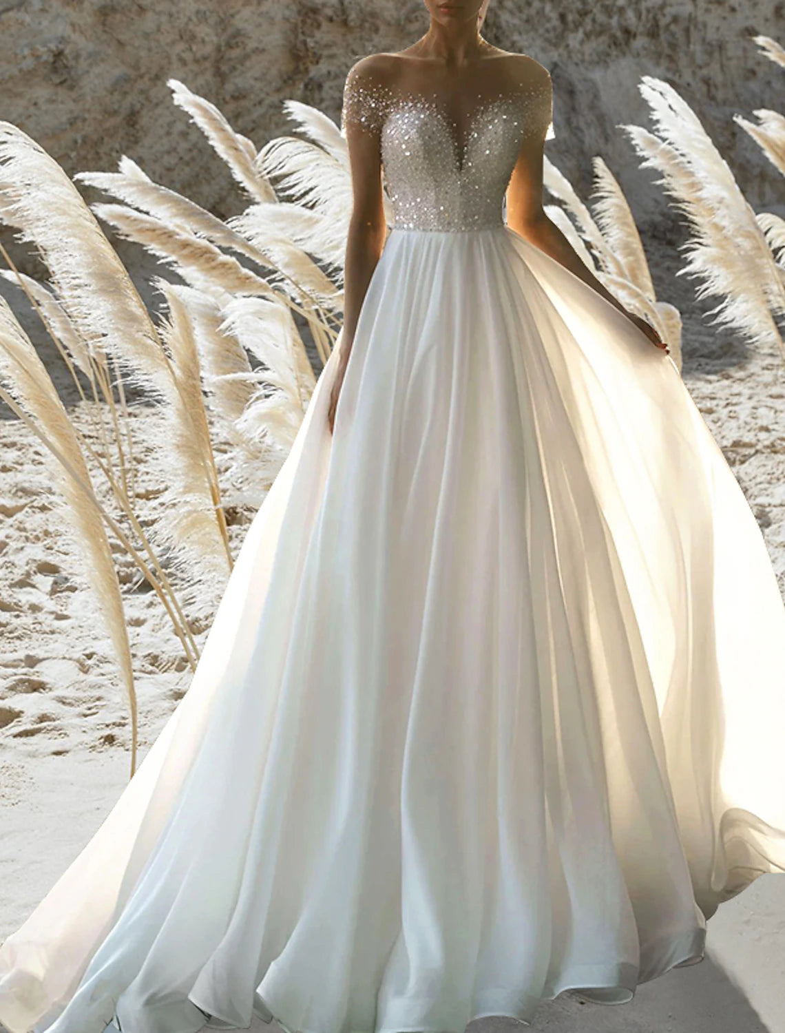 Beach wedding beach formal wedding dress A-line off shoulder short sleeved palace training chiffon wedding dress with pleated bead decoration