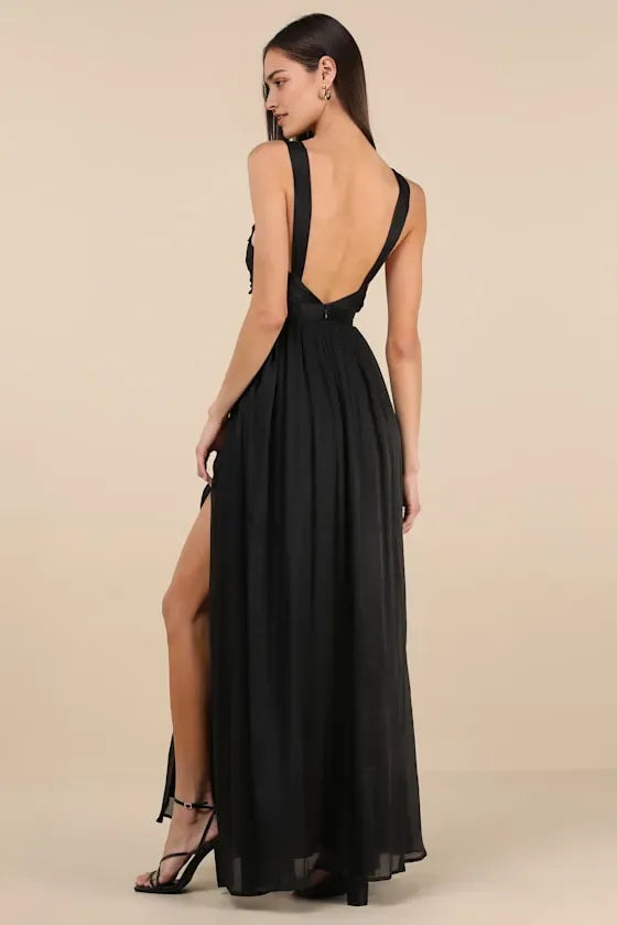 Black Chiffon Prom Dress with Wide Straps Sweetheart Neckline Keyhole Cutout and High  Thigh Side Slit for Formal Occasions