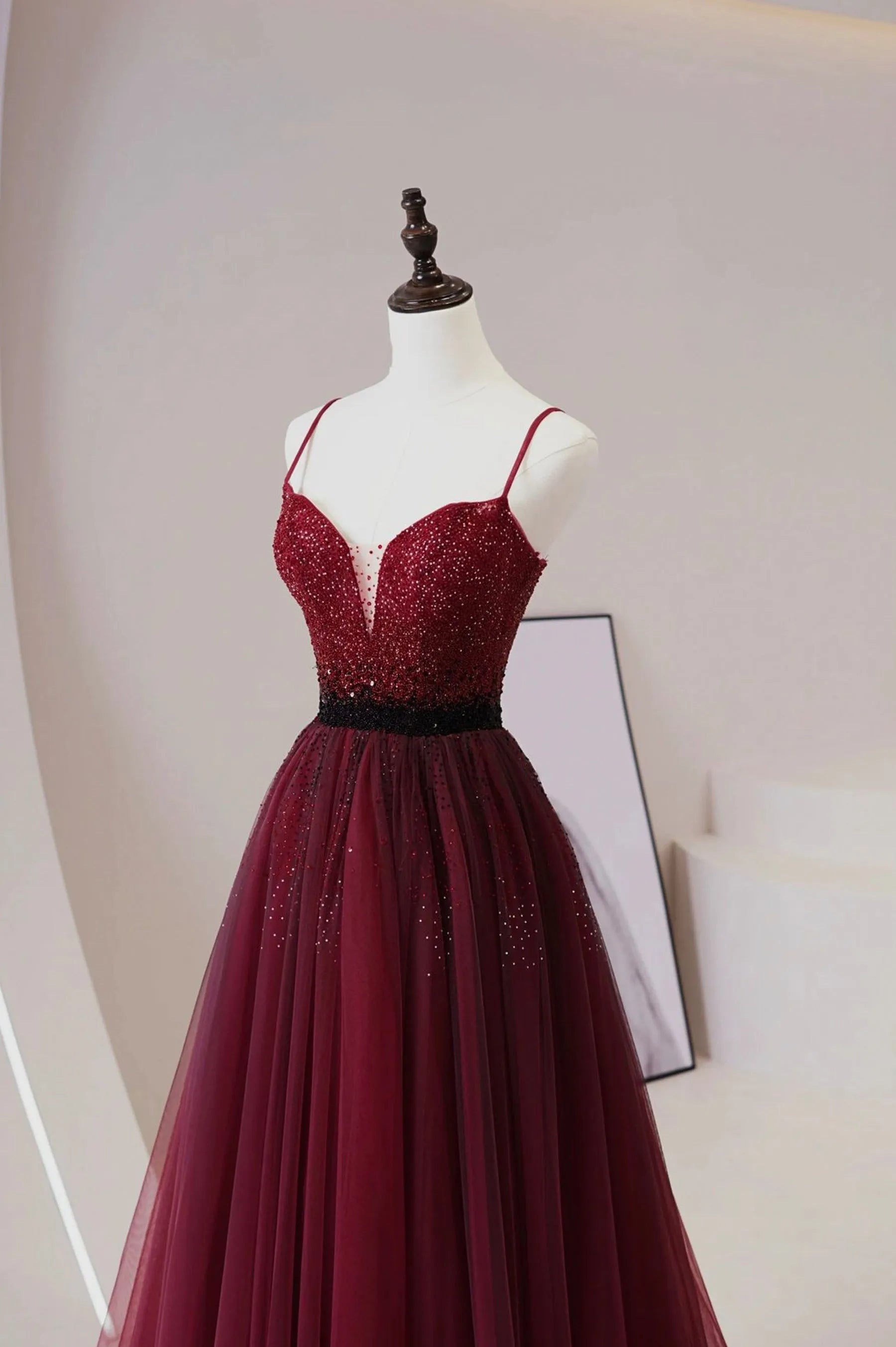Burgundy Tulle Long Prom Dress with Beaded Spaghetti Straps Evening Dress ﻿