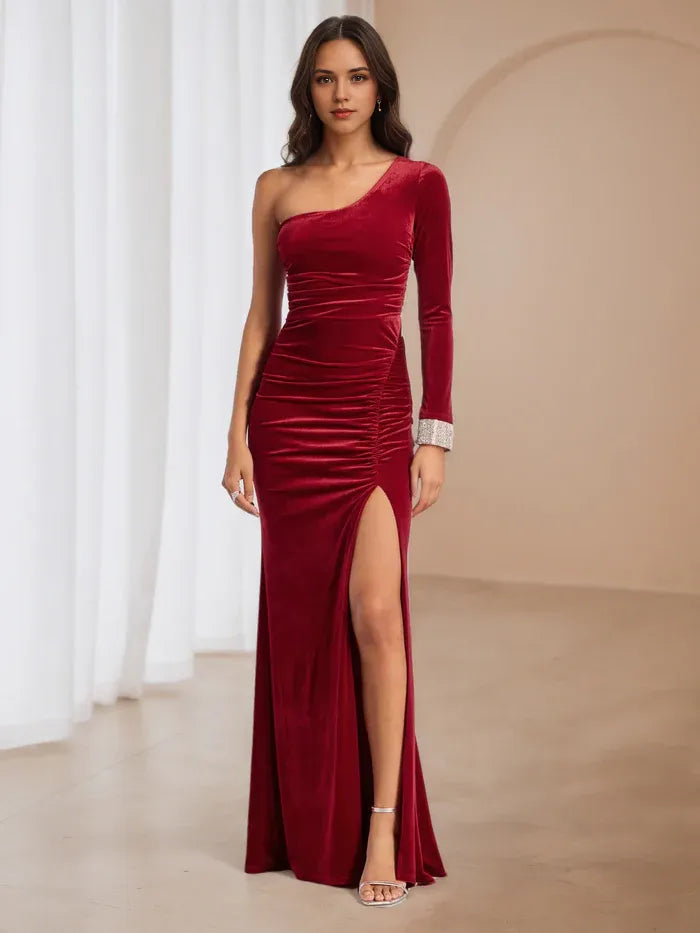Burgundy Velvet One Shoulder Prom Dress with Ruched Detailing and High Slit A Sophisticated Choice for Glamorous Evenings