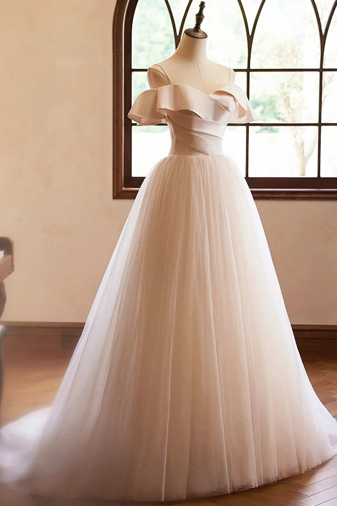 Champagne Spaghetti Straps Floor Length Prom Dresses A-Line Sleeveless Backless Evening Party Dress