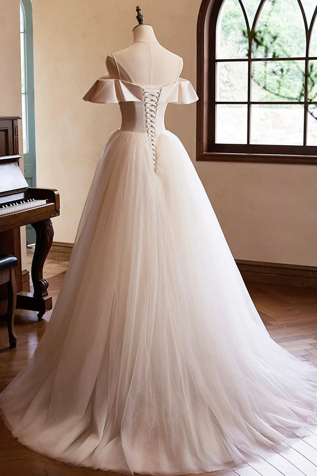 Champagne Spaghetti Straps Floor Length Prom Dresses A-Line Sleeveless Backless Evening Party Dress