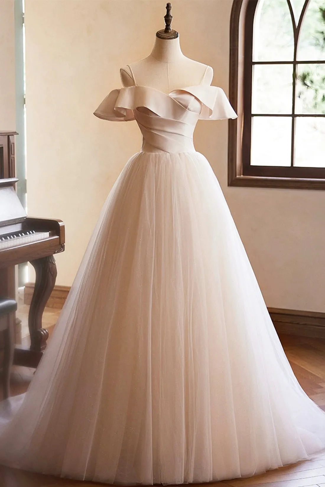 Champagne Spaghetti Straps Floor Length Prom Dresses A-Line Sleeveless Backless Evening Party Dress