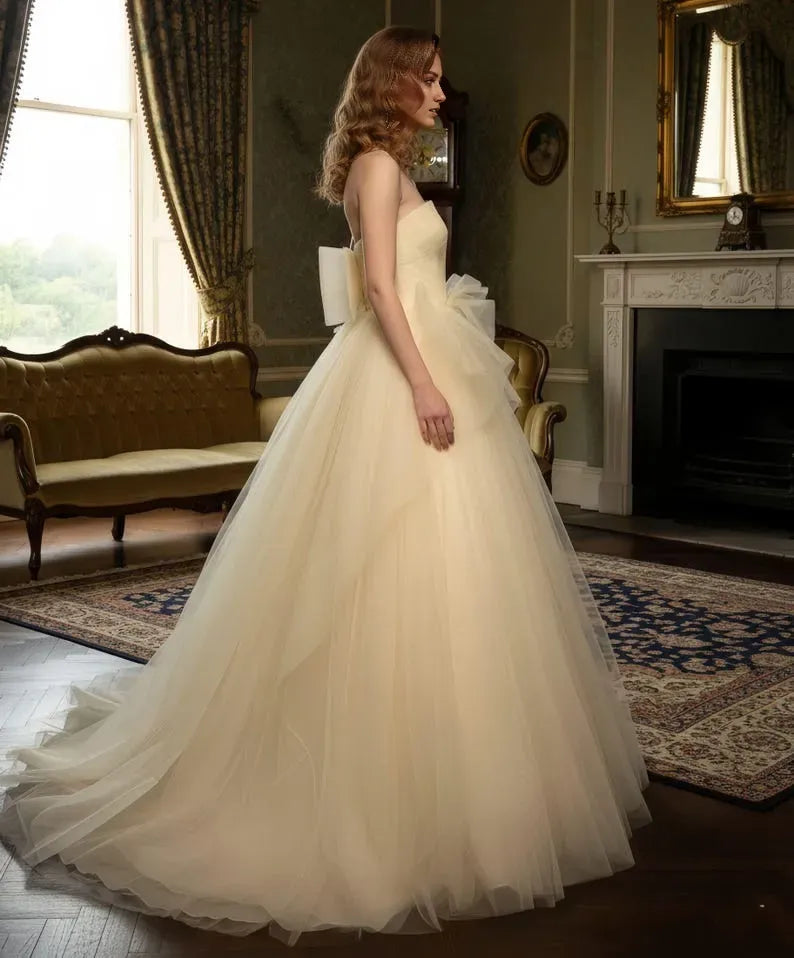 Charming Light Yellow A-Line Strapless Sleeveless Back Zip Ruched Bow Back Tulle Floor-Length Prom Dress