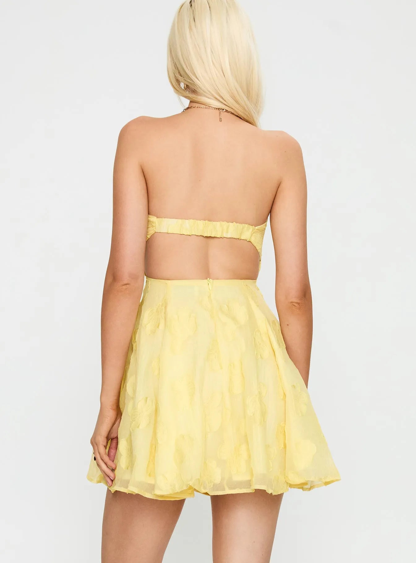 Charming Yellow Strapless Homecoming Dress  Bow Front Design Floral Jacquard Fabric  Flared Skirt Perfect for School Dances and Teen Celebrations