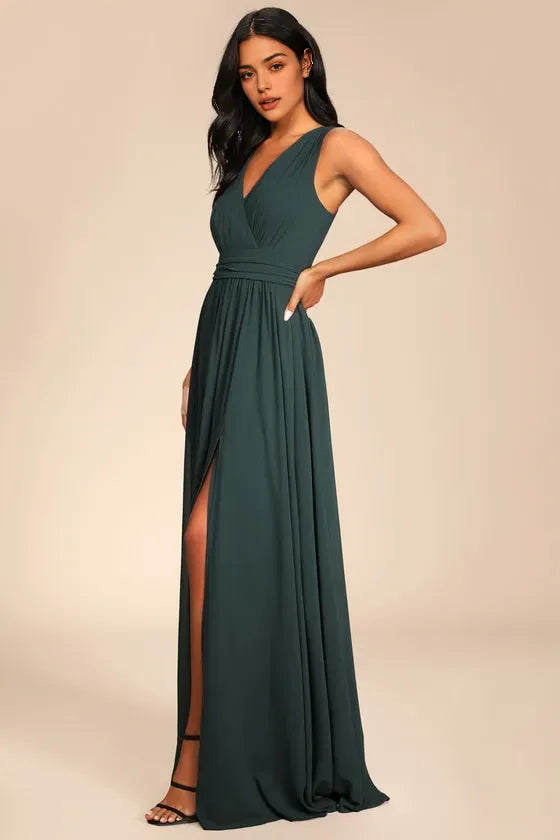 Chic Dark Green Sleeveless Evening Gown with Plunging V - Neck Wrap Waist High Slit  A Bold Choice for Trendy Urban Galas