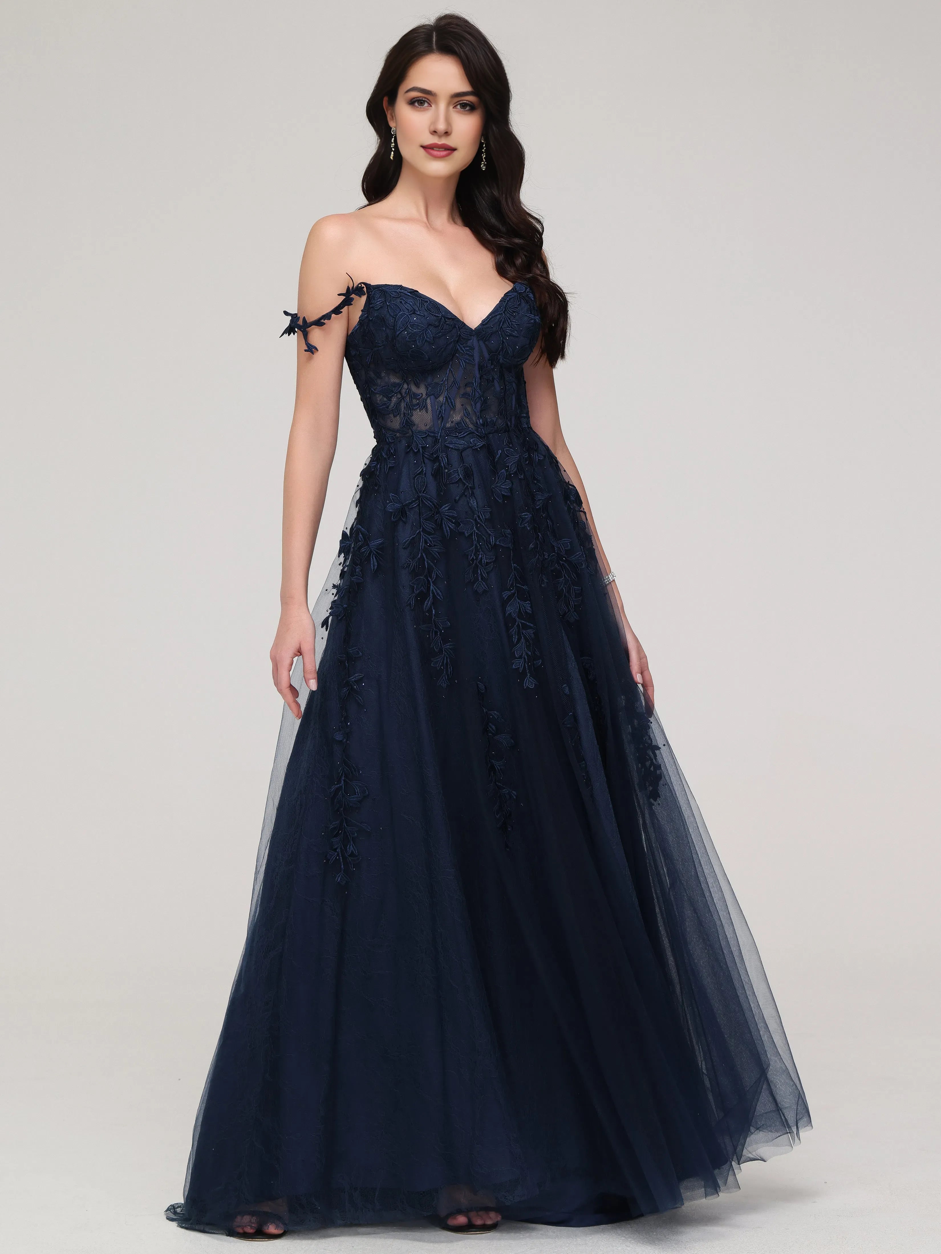 Chic Lace Appliques Long Formal Wedding Guest Dresses