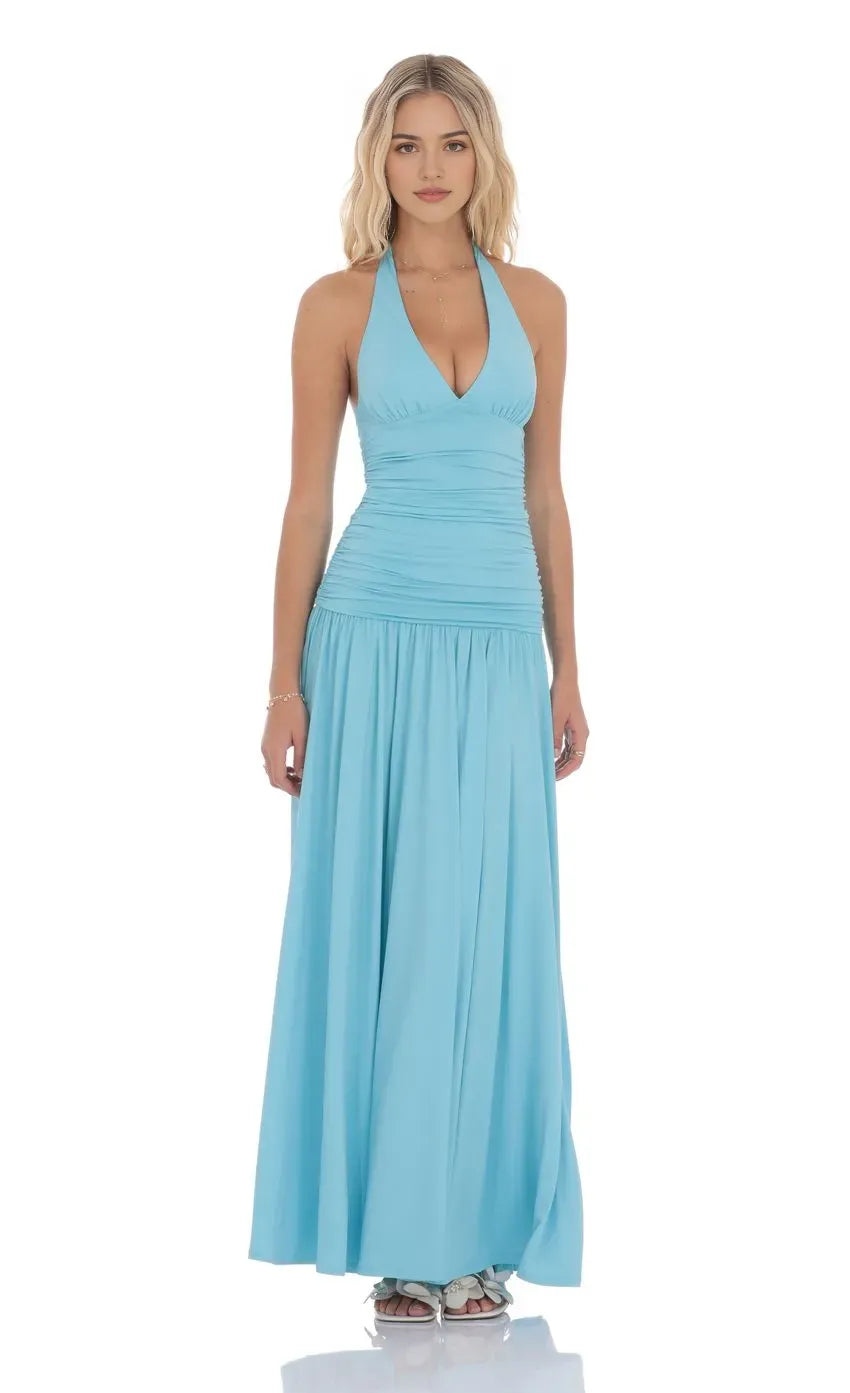 Chic Light Blue Halter Prom Dress with Plunging V - Neck Ruched Bodice and Flowy Skirt  A Must  Have for Stylish Proms