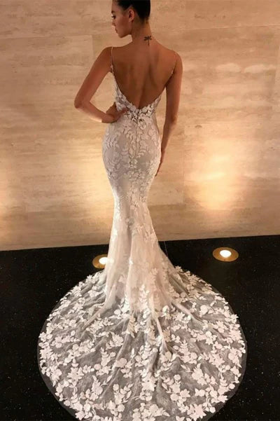 Chic Spaghetti Straps V-neck Lace Prom Dresses Long Sleevesless Floor Length Evening Gown