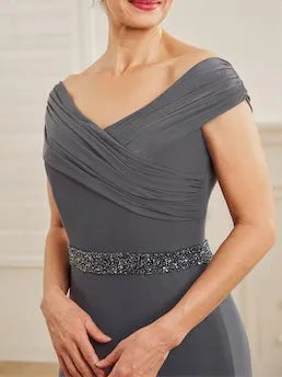 Column V-Neck Ruched Mother Of The Bride Dresses with Beading