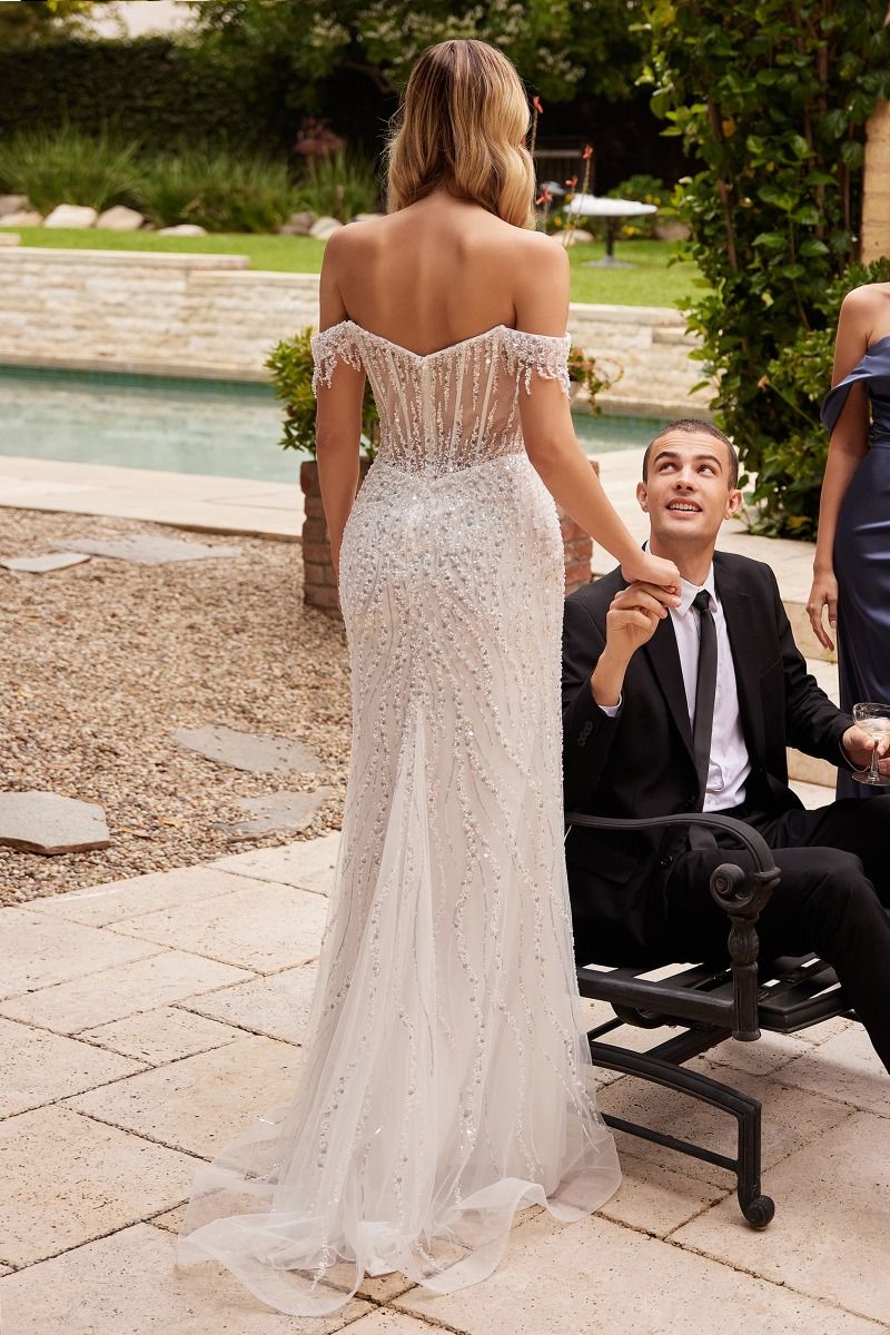 DingJiDress Wedding Dress December Wedding Sweetheart Neckline Sheer Boned Fitted Bodice Off-the-Shoulder Elegance Tulle Overlay Delicate Sequin Dress