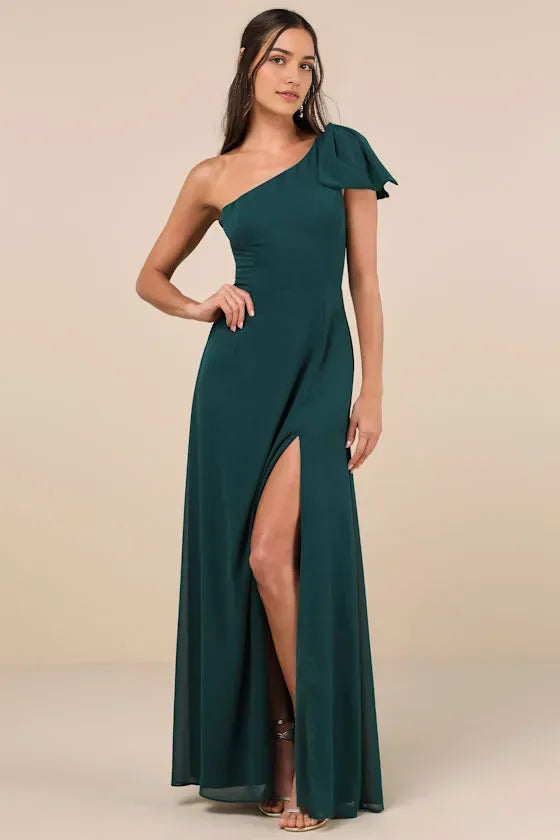 Dark Green Chiffon Prom Dresses with One Shoulder Bow Detailed Sleeve and High Thigh Side Slit Ideal for Elegant Prom Appearances