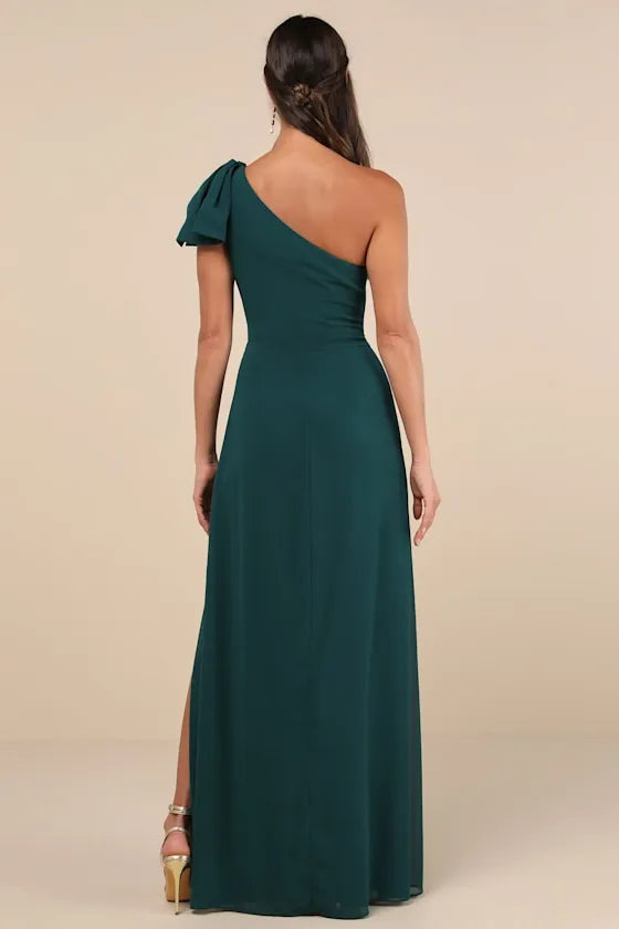 Dark Green Chiffon Prom Dresses with One Shoulder Bow Detailed Sleeve and High Thigh Side Slit Ideal for Elegant Prom Appearances