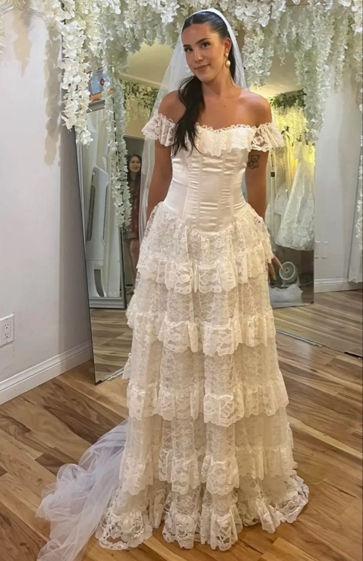 Elegant White Off Shoulder Tulle Lace A-line Wedding Dress