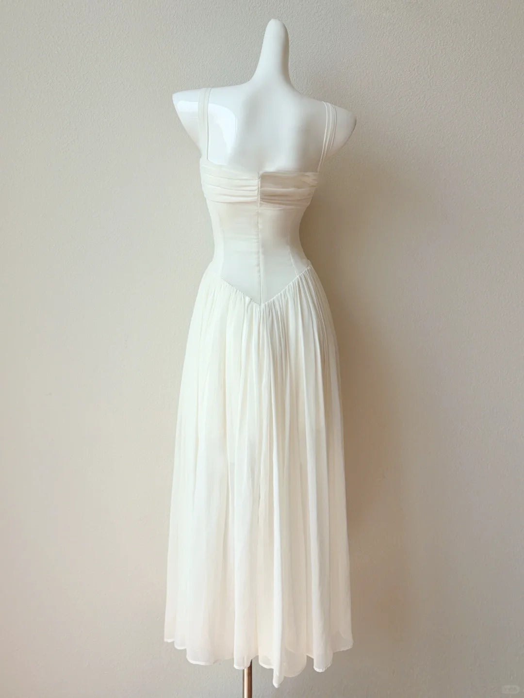 Gentle White Spaghetti Straps A-Line Chiffon Long Prom Dresses Sweet Evening Gowns