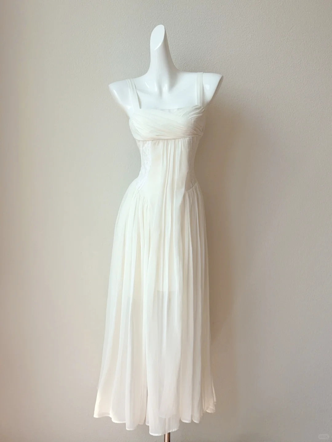 Gentle White Spaghetti Straps A-Line Chiffon Long Prom Dresses Sweet Evening Gowns
