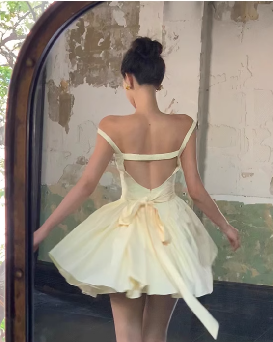 Sweet Yellow Spaghetti Straps A-Line Satin Short Party Dress Homecoming Dress