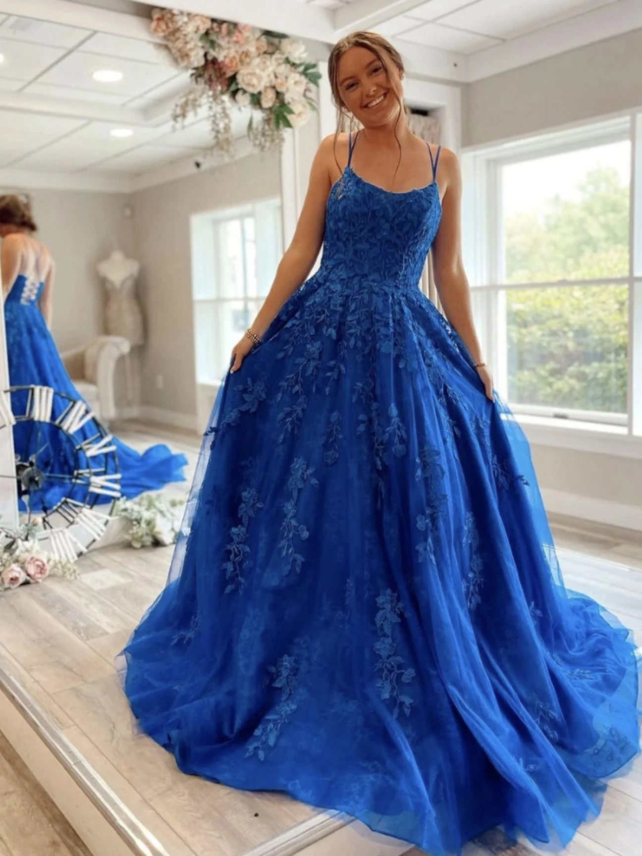 Elegant A-Line Spaghetti Strap Lace-Up Royal Blue Floor-Length Party Dress