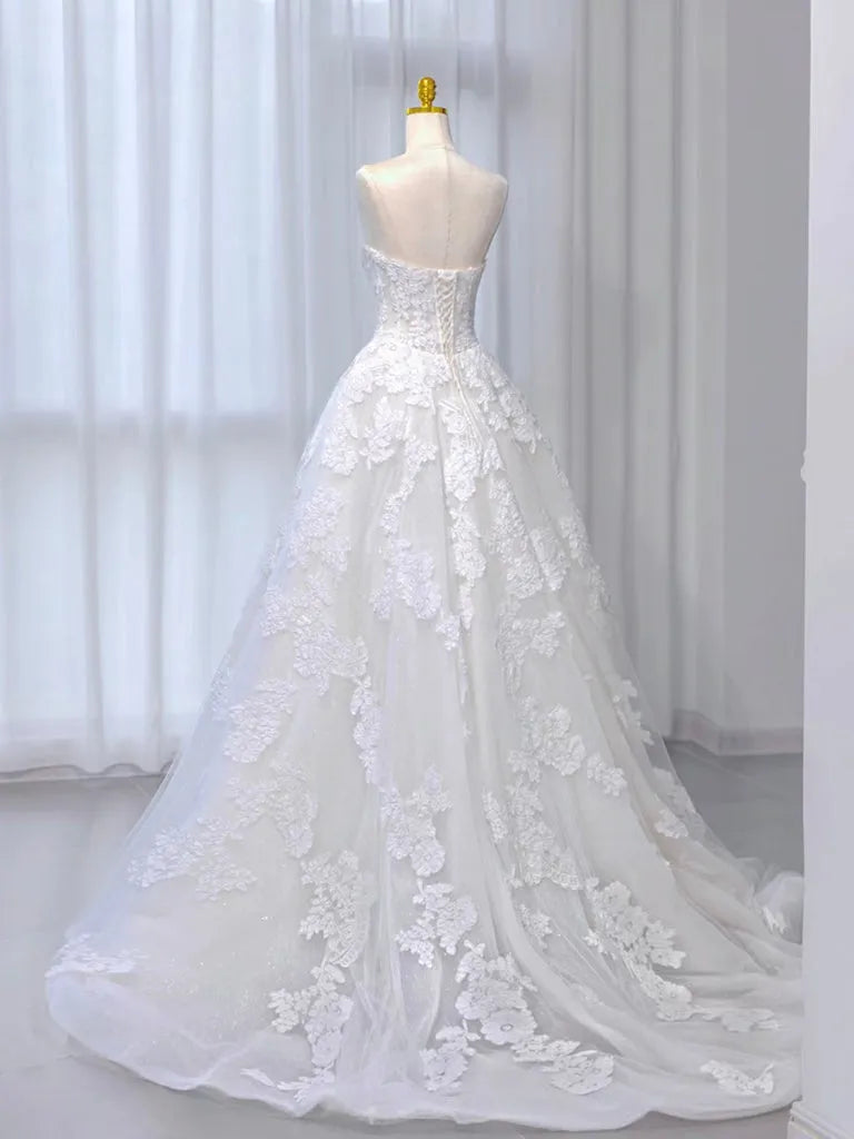 Elegant  A-Line Strapless Tulle Lace ivory Sweep Train Long Wedding Dress hot sale for women