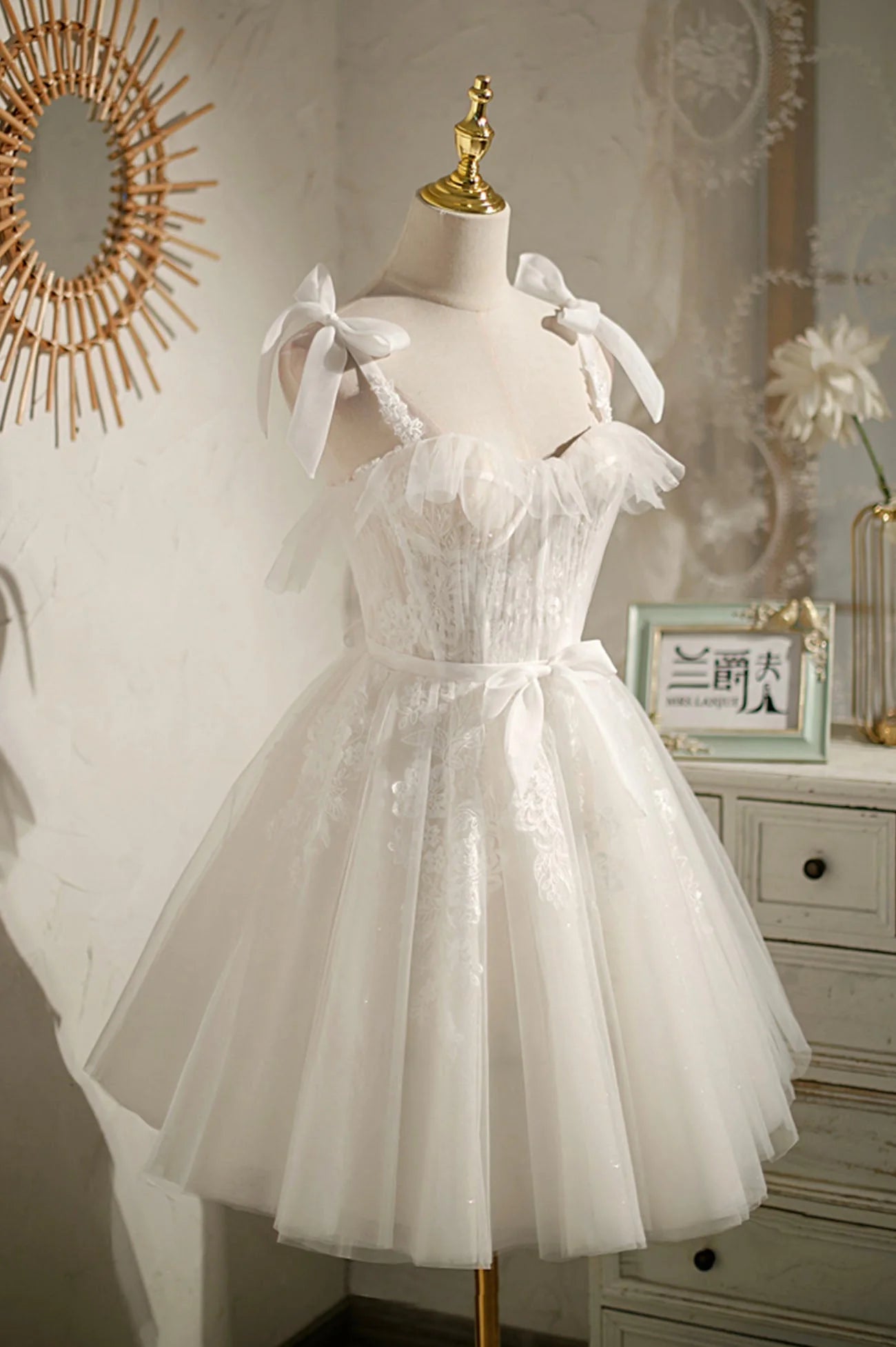 Elegant A-Line Sweetheart Neck Tulle White Mini Homecoming Dress