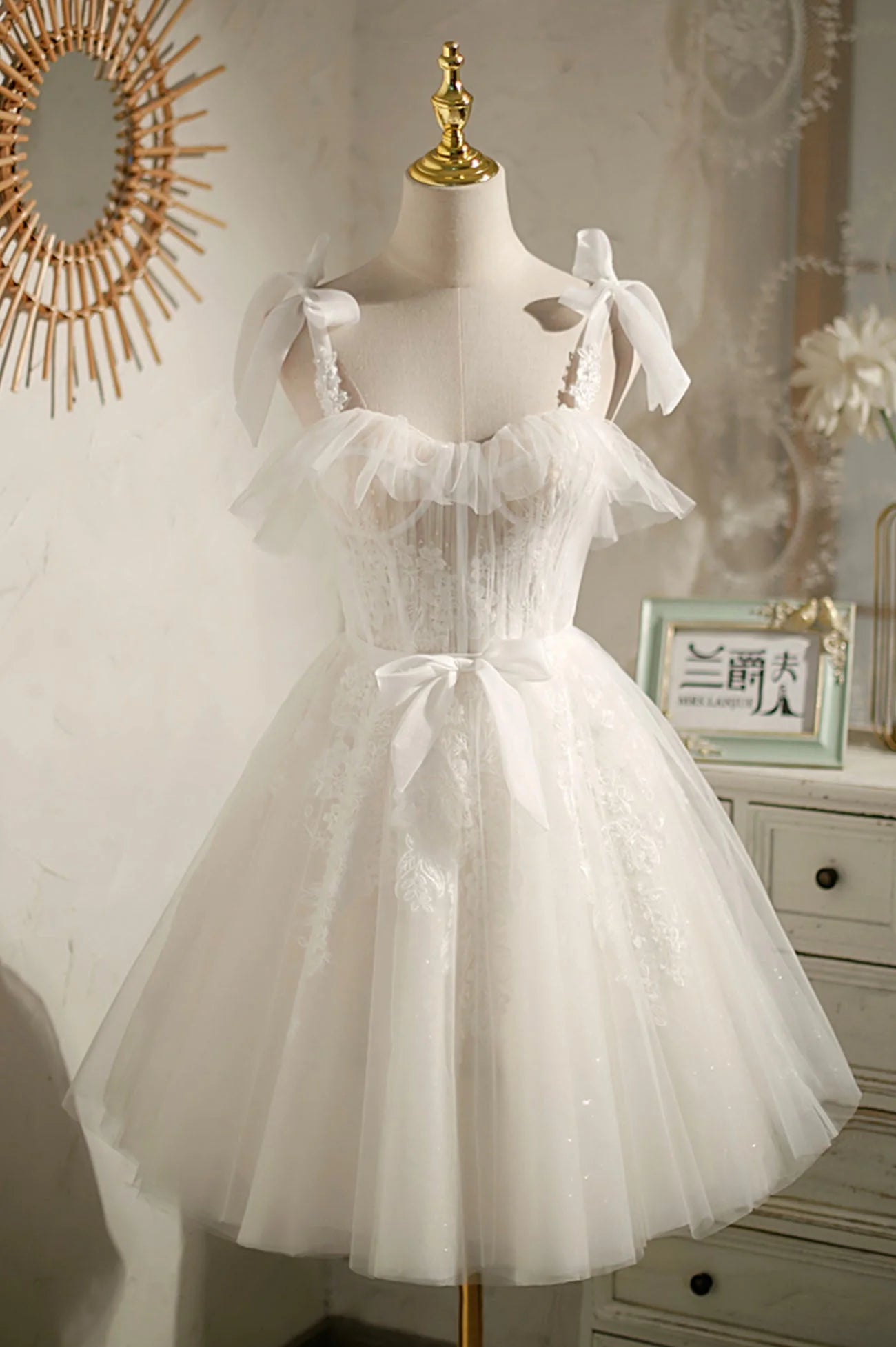 Elegant A-Line Sweetheart Neck Tulle White Mini Homecoming Dress