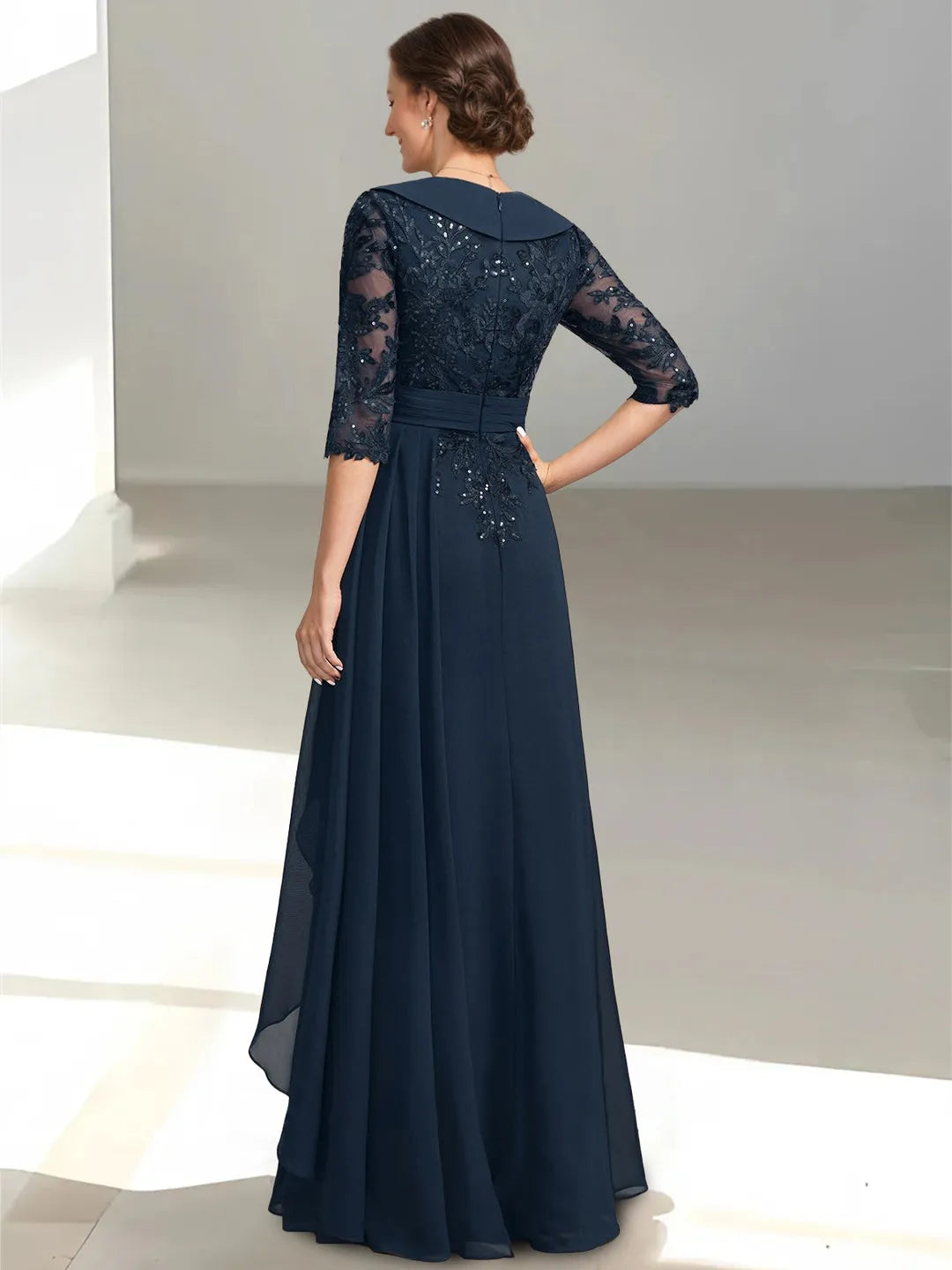 Elegant A-Line V-Neck Lace Half-Sleeve Sequins Ruffles Zip-Back Floor-Length Mother of the Bride Dresses with Appliques