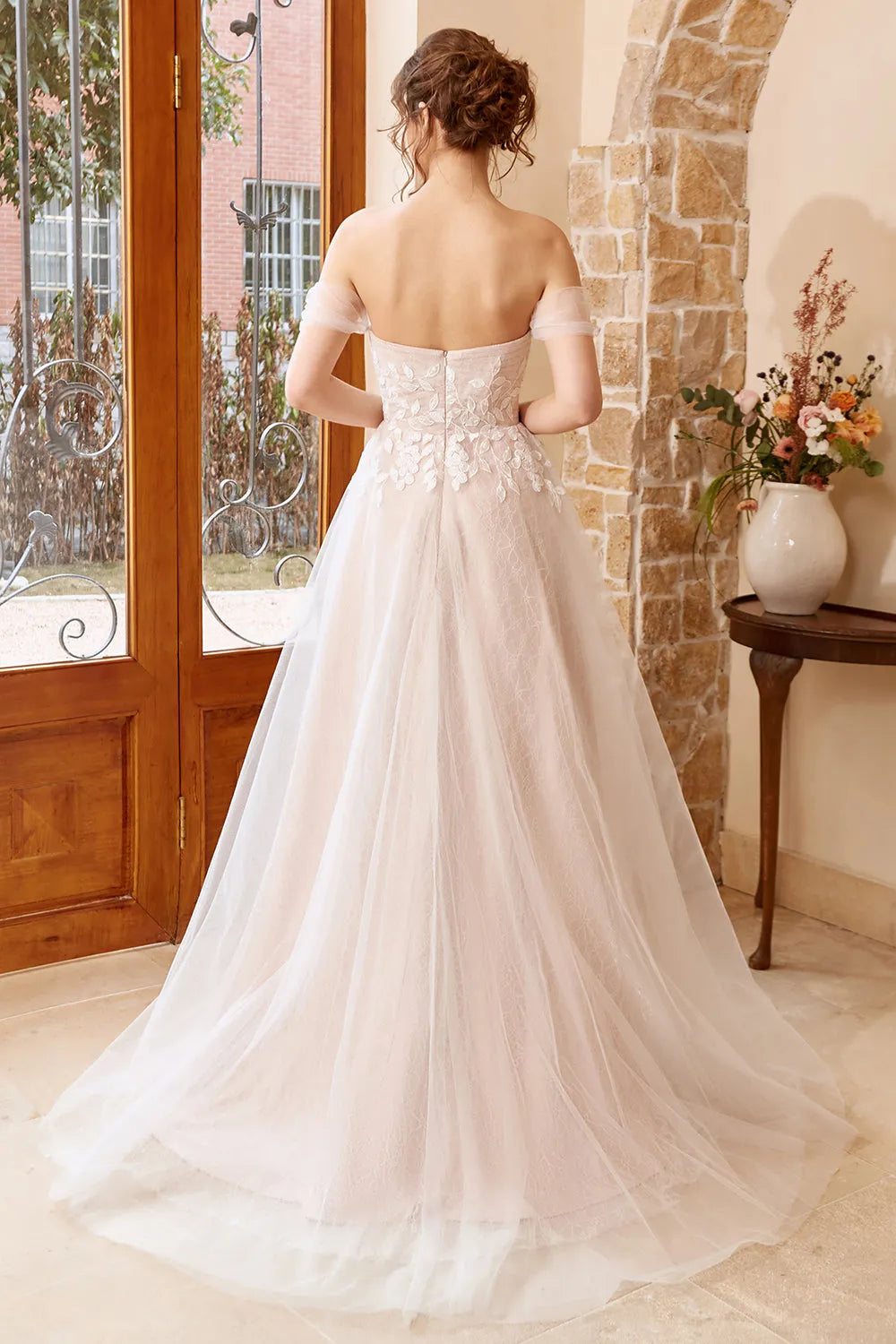 Mermaid Spaghetti Straps White Wedding Dress with Button ﻿
