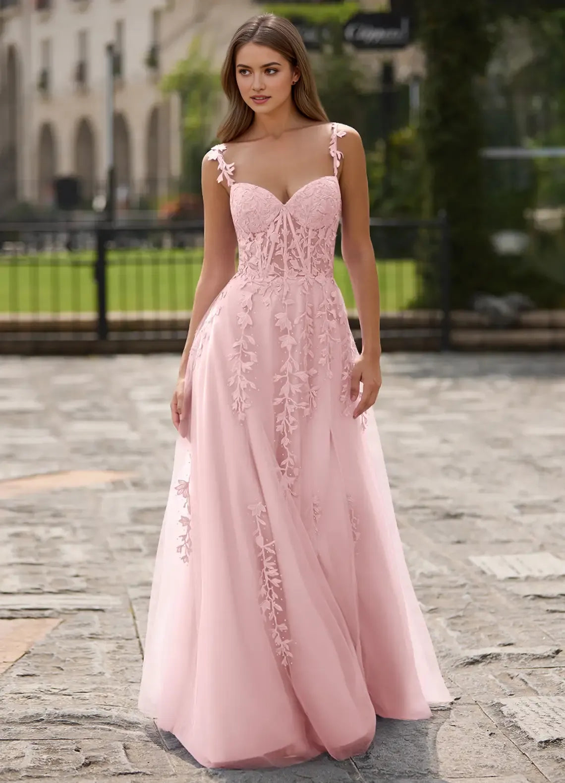 Elegant Black A-Line Sweetheart Neck Sleeveless Floral Lace Tulle Sweep Train Prom Dress with Appliqued Beading