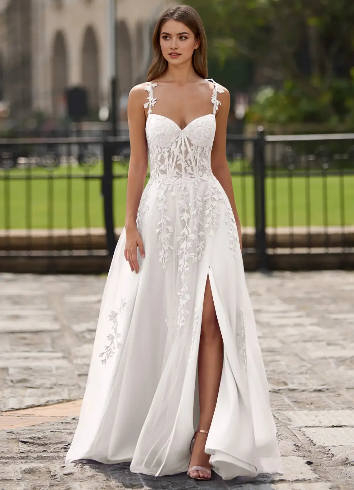 Elegant Black A-Line Sweetheart Neck Sleeveless Floral Lace Tulle Sweep Train Prom Dress with Appliqued Beading