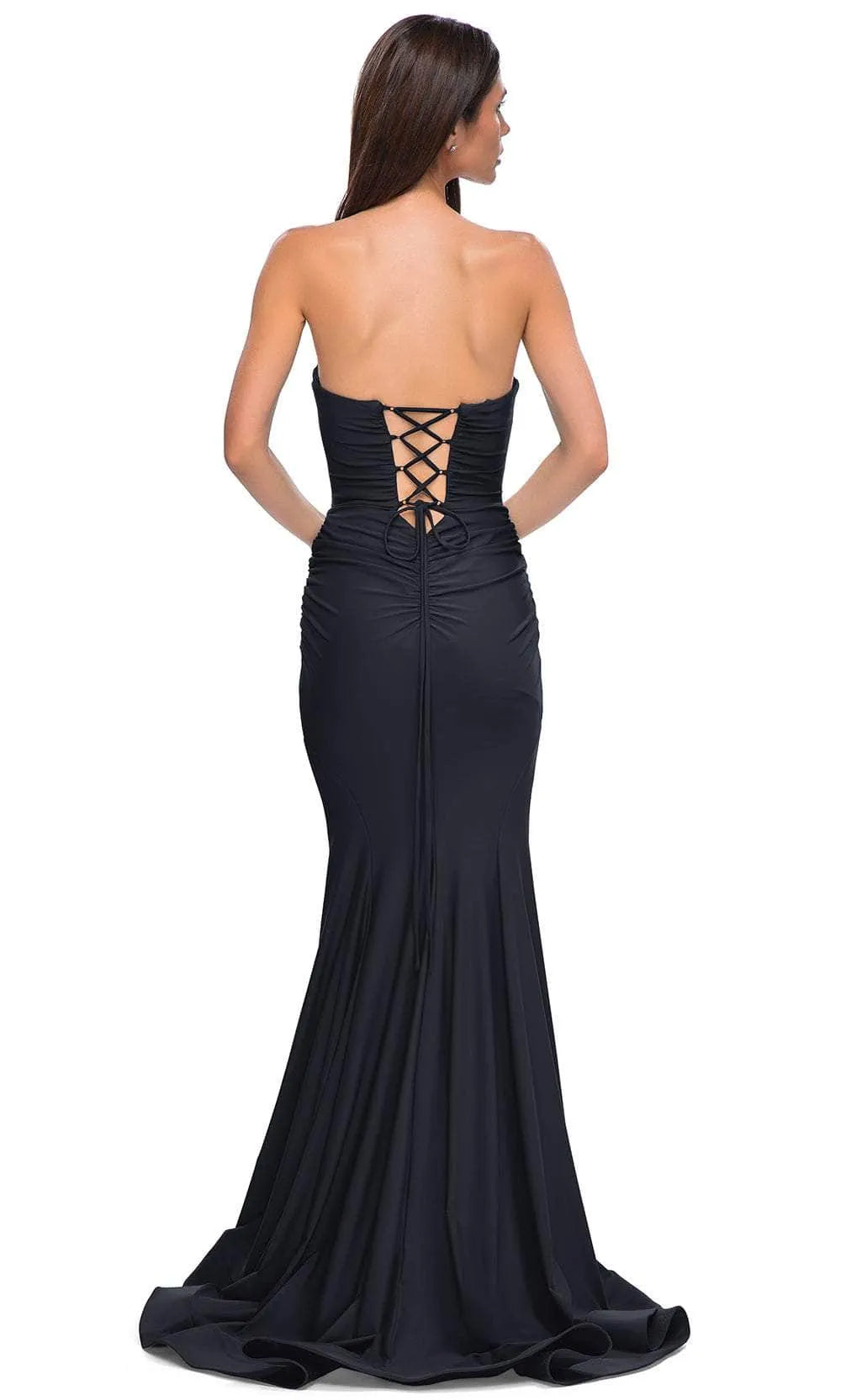 Elegant Black Mermaid Style Prom Gown Crafted from Luxurious Crepe Fabric with Strapless Sweetheart Neckline and Ruched Bodice for Formal Occasions