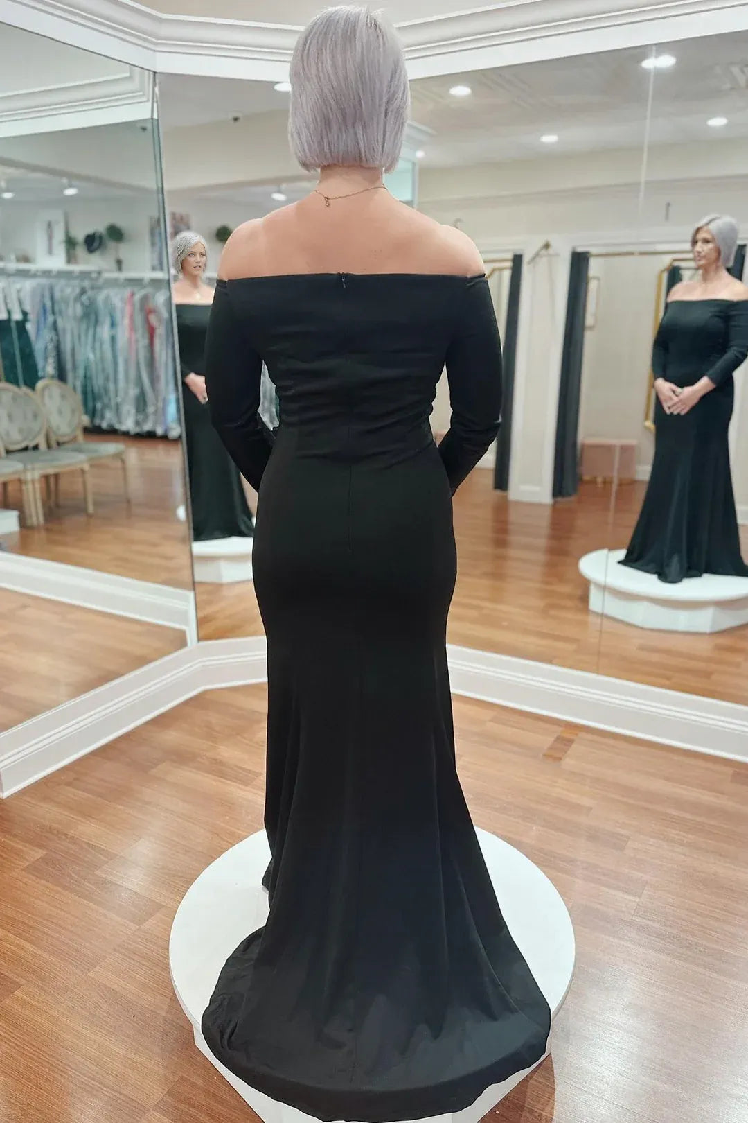 Elegant Black Off-the-Shoulder Mermaid Mother of the Bride Dresses