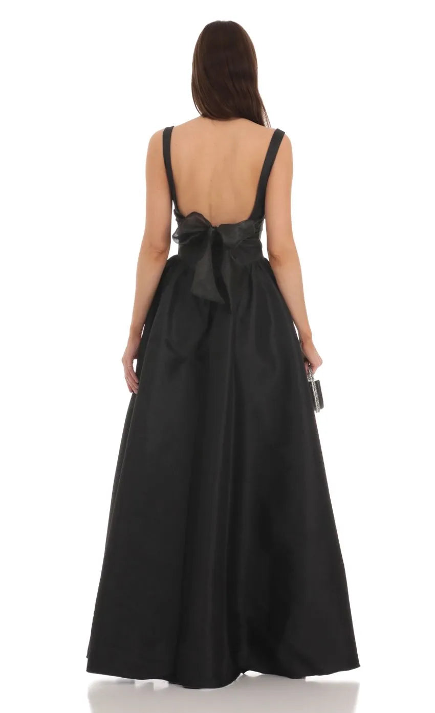 Elegant Black Prom Dress with Square Neckline Wide Straps and Ball Gown Silhouette  Perfect for Formal Prom Nights