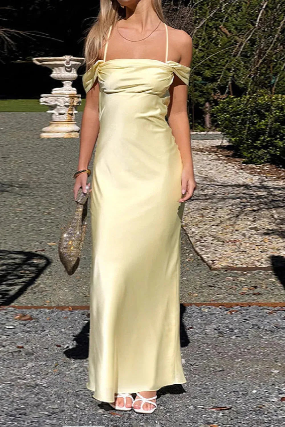 Elegant Black Sheath Off-The-Shoulder Sleeveless Crisscross Back Satin Floor-Length Prom Dresses ﻿