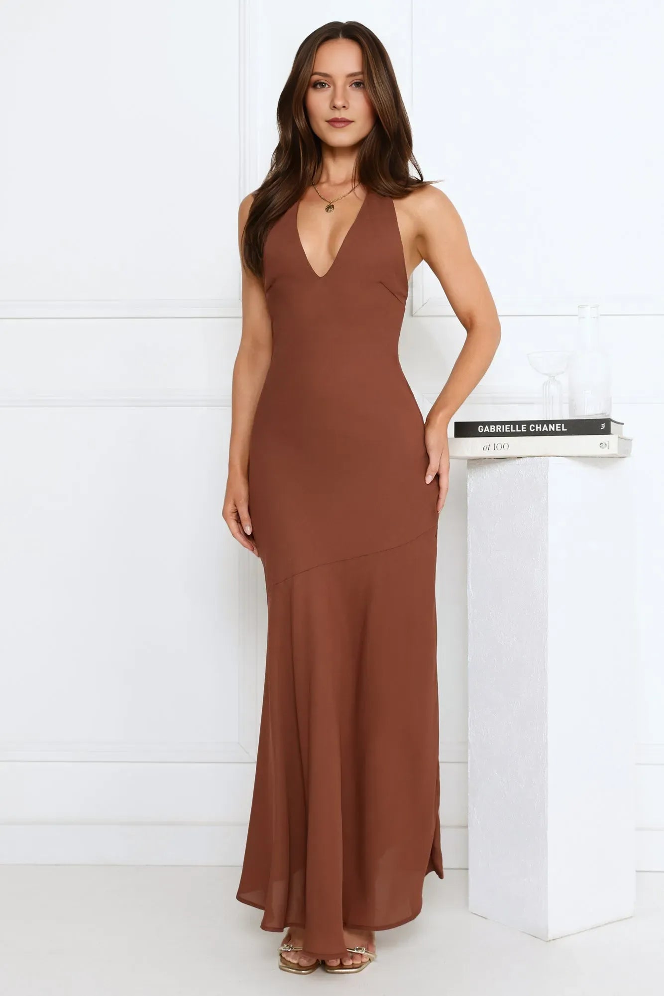 Elegant Brown Sheath Halter Deep V-Neck Sleeveless Open Back Floor-Length Chiffon Prom Dresses