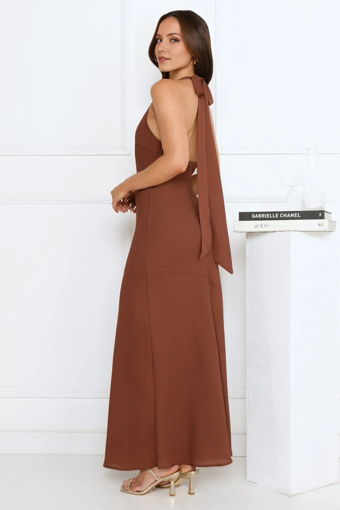 Elegant Brown Sheath Halter Deep V-Neck Sleeveless Open Back Floor-Length Chiffon Prom Dresses