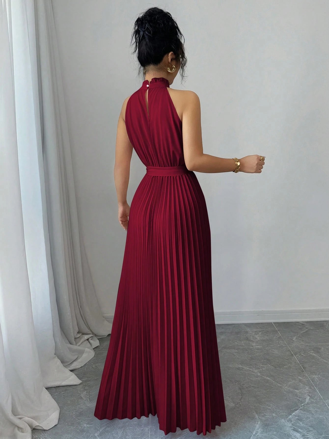 Elegant Burgundy A-Line Halter-Neck Sleeveless Keyhole-Back Floor-Length Pleated Ruffle Prom Dresses