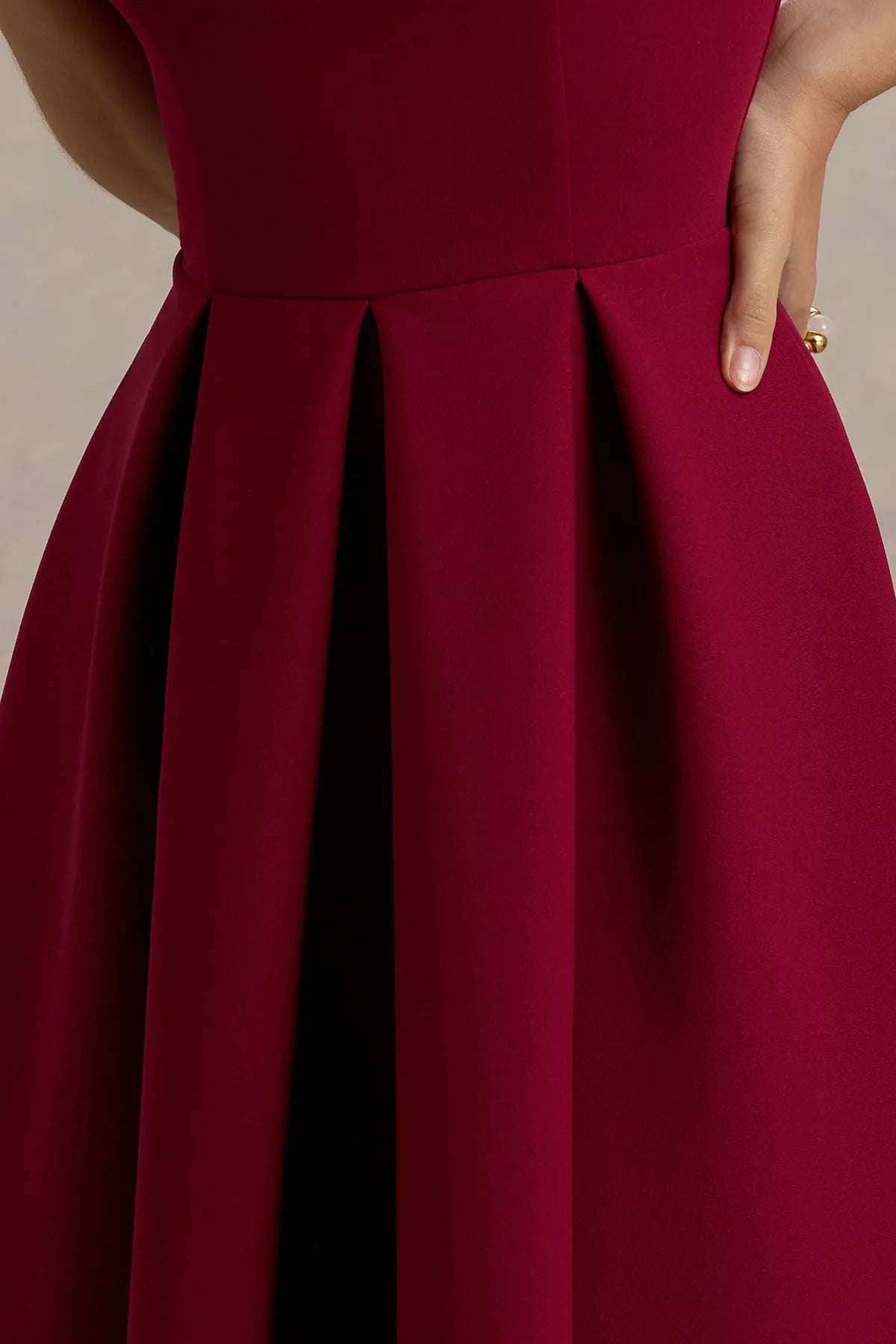 Elegant Burgundy Square Neck Ball Gown with Pleated Skirt for Prom Dresses