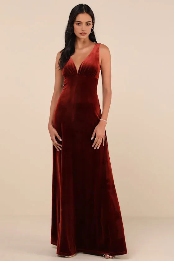 Elegant Burgundy Velvet Evening Dresses with Deep V - Neck Ruched Bodice A Timeless Choice for Retro Chic Events