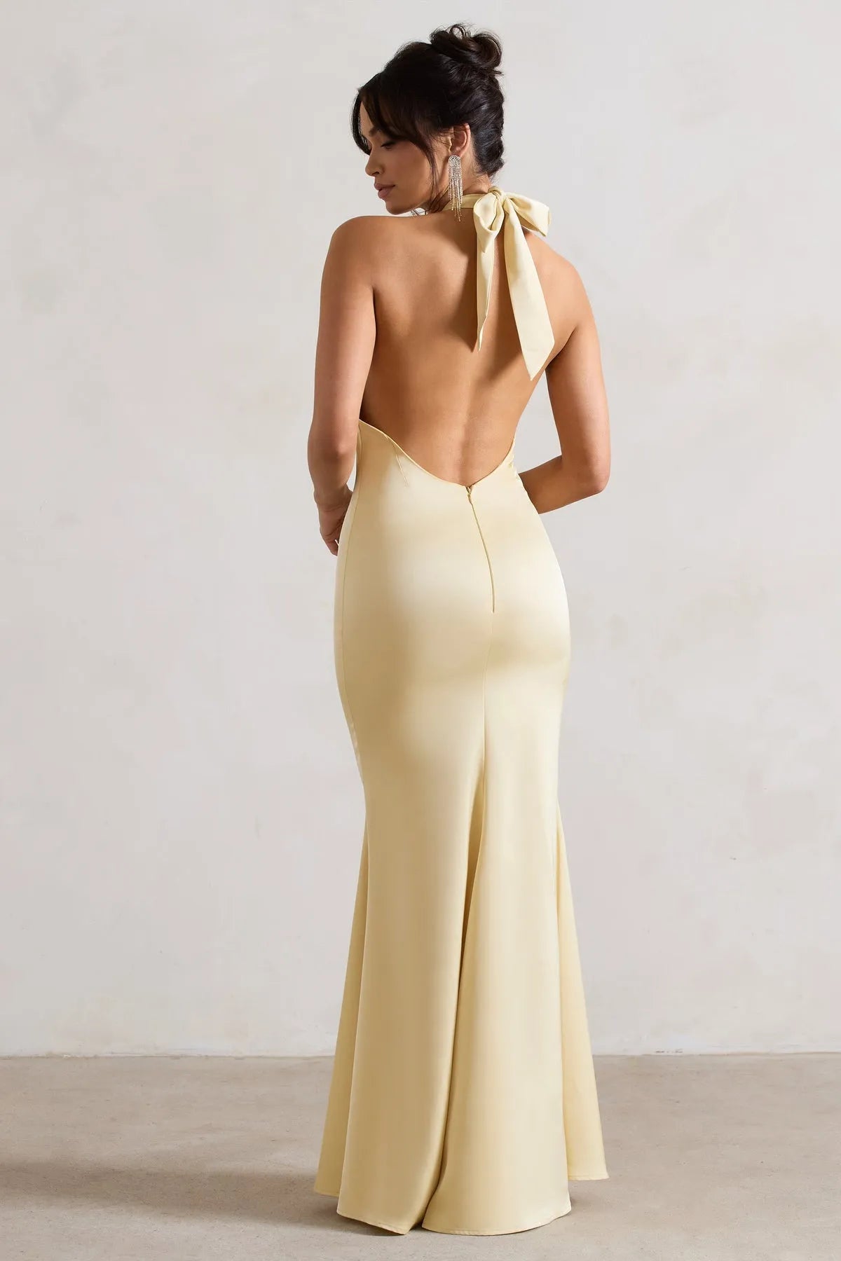 Elegant Champagne Colored Satin Halter Neck Prom Dresses A Timeless Choice for Sophisticated Balls