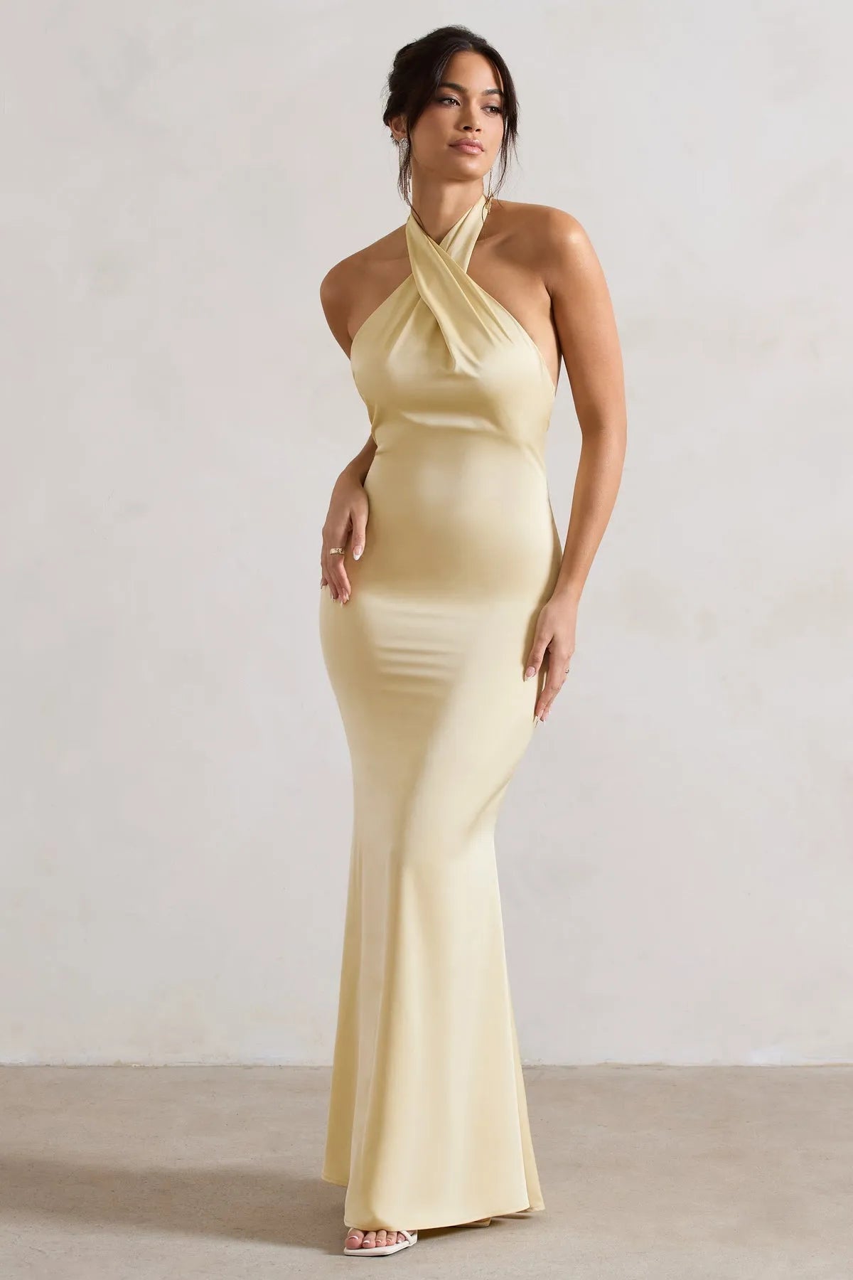 Elegant Champagne Colored Satin Halter Neck Prom Dresses A Timeless Choice for Sophisticated Balls
