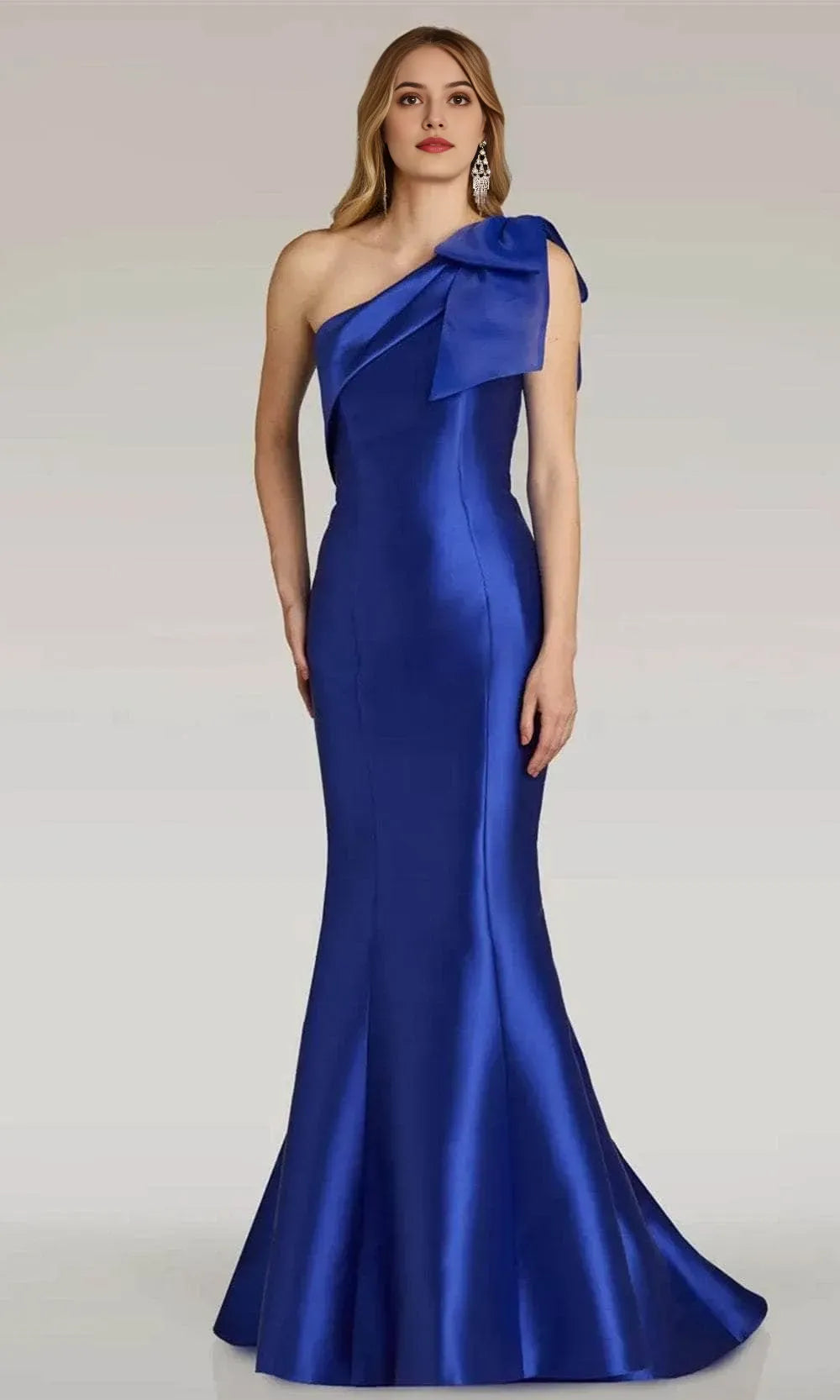 Elegant Champagne Colored Satin One Shoulder Mermaid Evening Dress with Bow Detail for Formal Occasions
