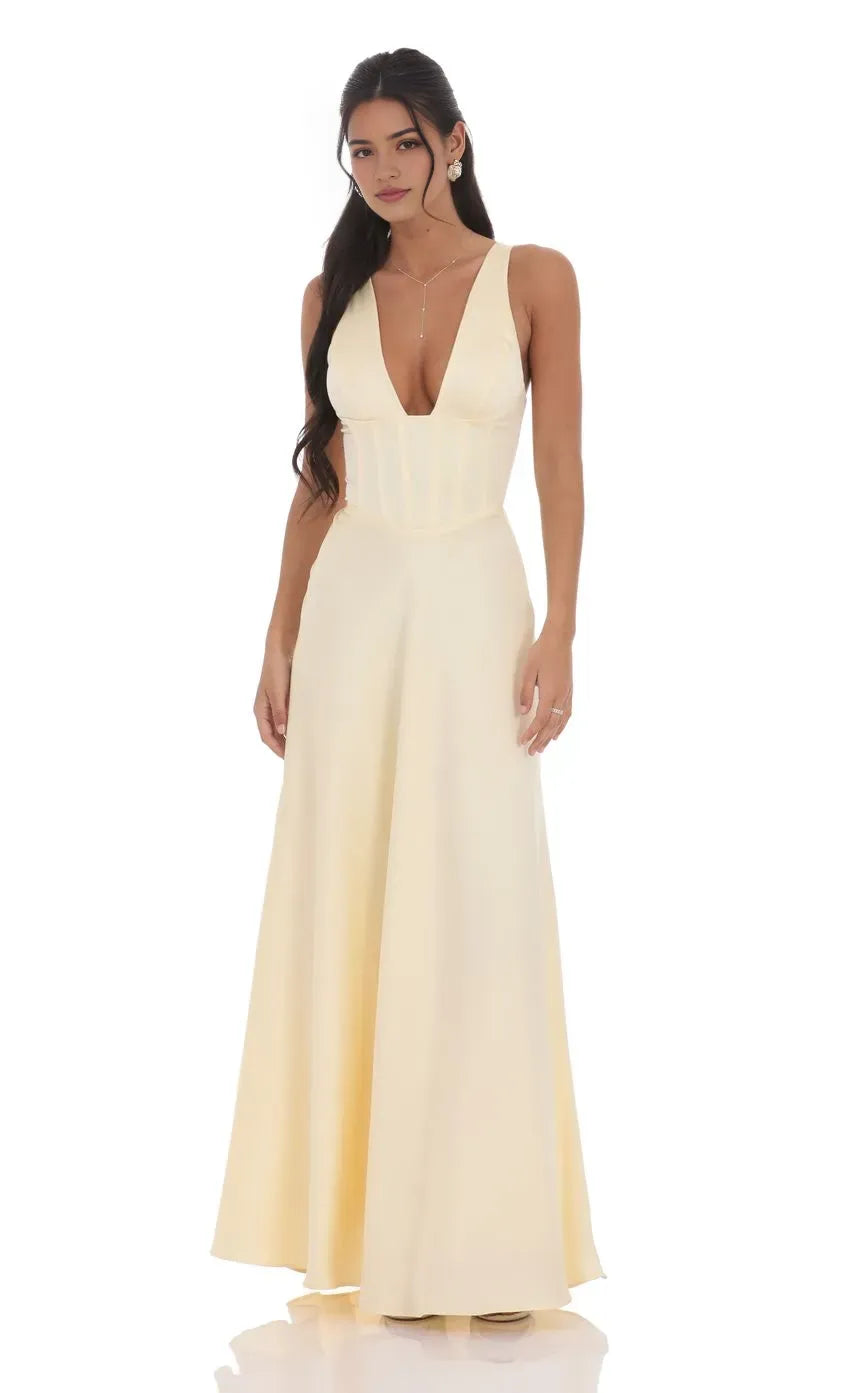 Elegant Cream Prom Dress with Plunging V - Neck Structured Corset Bodice and Flowy Skirt Ideal for Black  Tie Proms