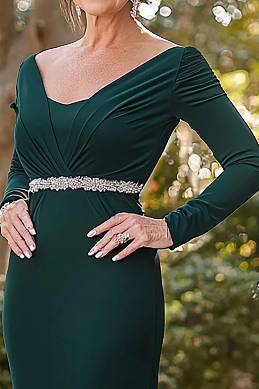 Elegant Dark Green Long Sleeves Mother Of Bride Dress With Beading