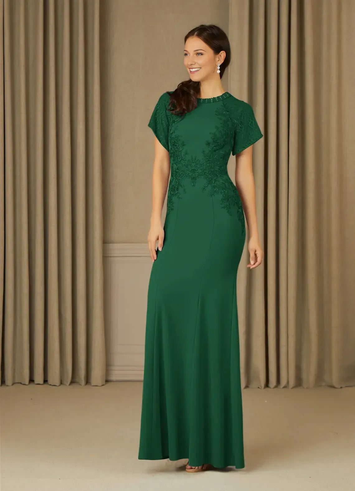 Elegant Dark Green Mermaid Lace  Green Mother of the Bride Dress with Cap Sleeves Intricate Appliqués and Mermaid Silhouette