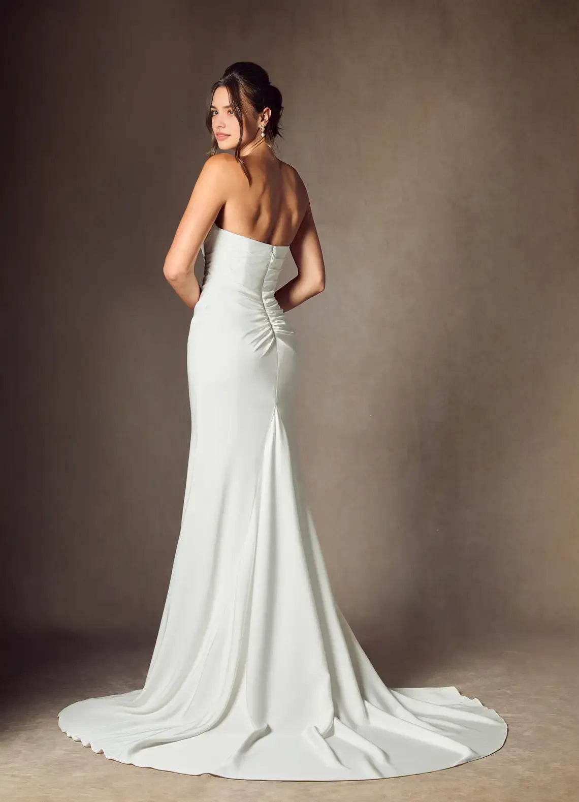 Elegant Diamond White Mermaid Strapless Crepe Back Satin Wedding Dress Cowl Neckline Ruched Bodice Wedding Dresses for Formal Weddings