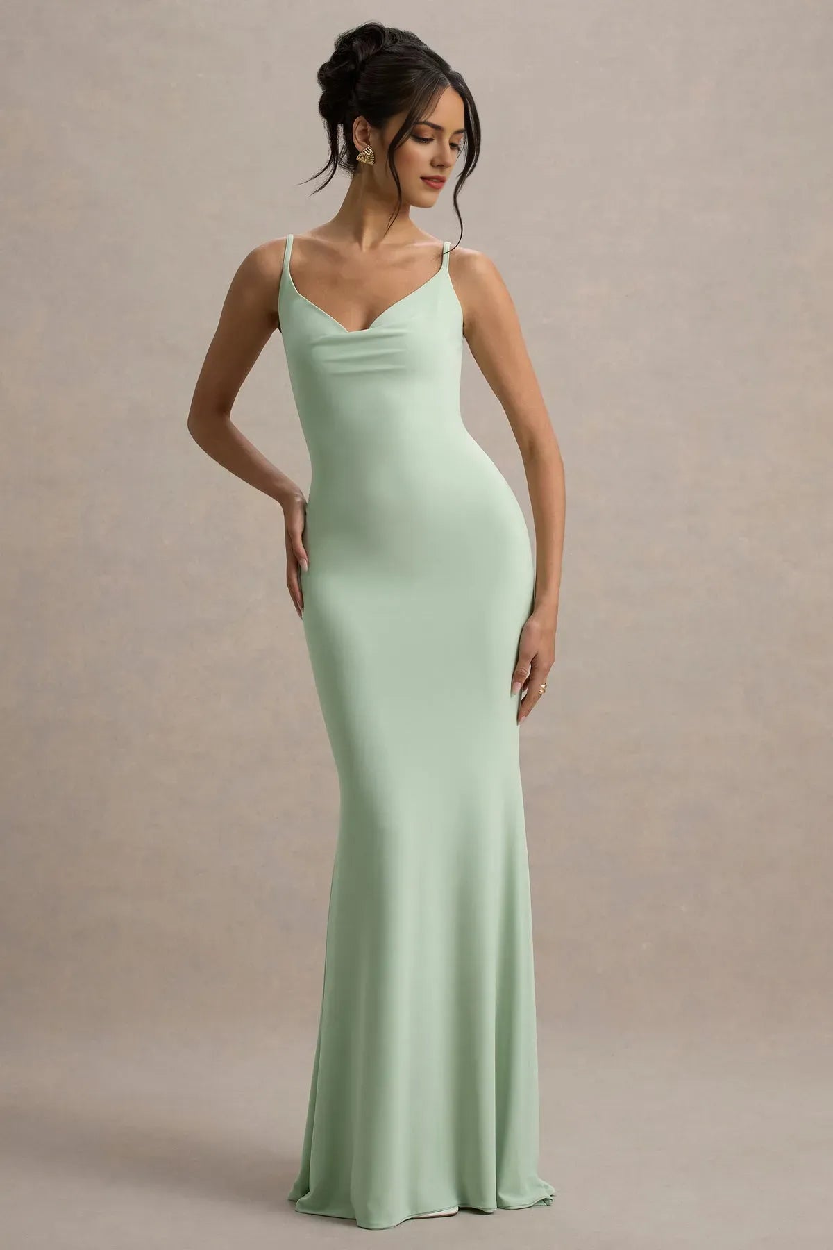 Elegant Green Prom Dresses with Open Back  Delicate Lace Inset Spaghetti Straps Floor - Length Bodycon Fit for Proms Galas and Formal ﻿
