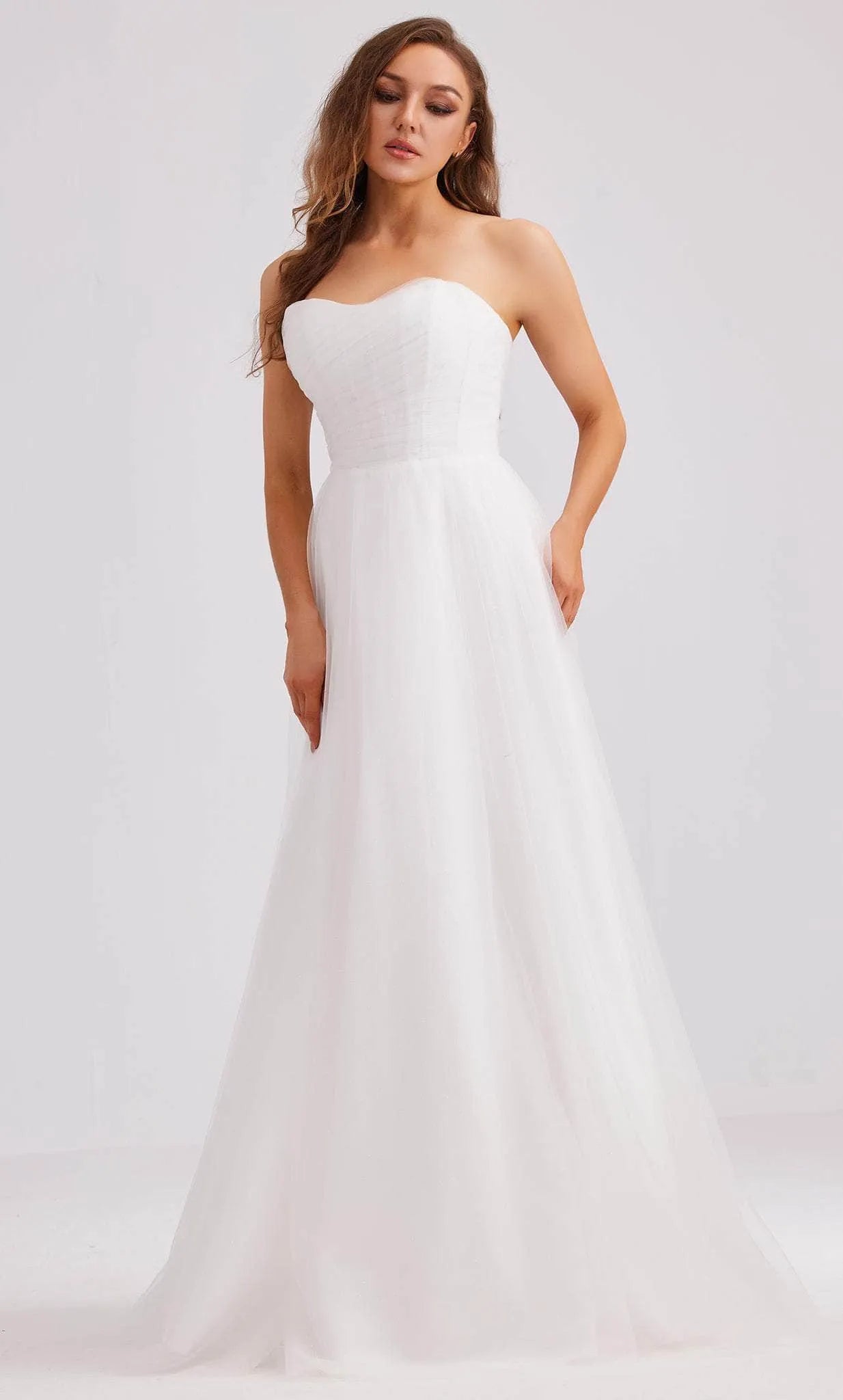 Elegant Light Blue Strapless Tulle Evening Gown with Ruched Bodice Flowy A Line Skirt Perfect for Proms Formal Galas and Dreamy Occasions