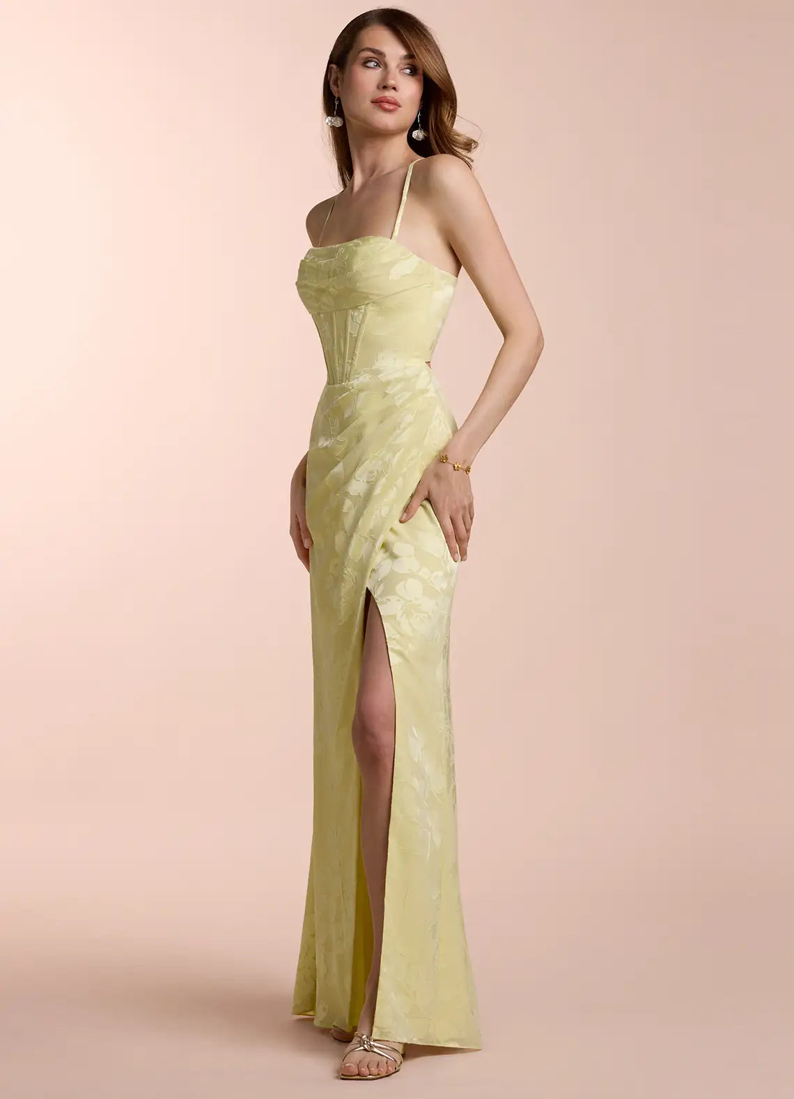 Elegant Light Yellow Jacquard Prom Dress with Spaghetti Straps Ruched Bodice and High Slit for Formal Galas